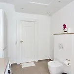 Lägenhet Spacious 3-bedroom Near Kings Garden *