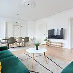 Spacious 3-bedroom Near Kings Garden Köpenhamn
