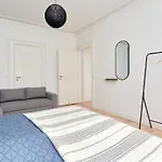 Spacious 3-bedroom Near Kings Garden Lägenhet *