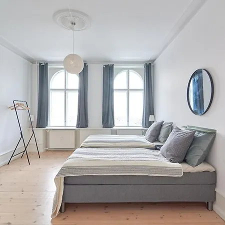 Spacious 3-bedroom Near Kings Garden * Köpenhamn