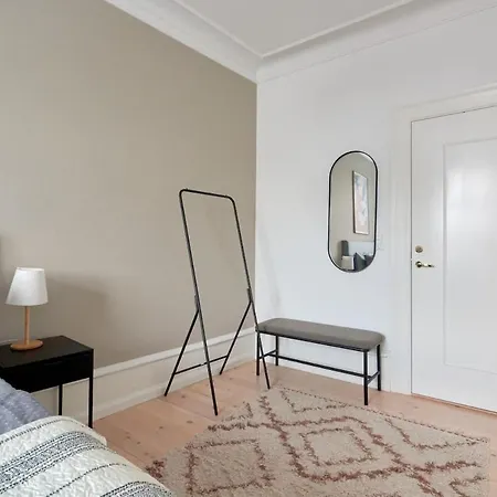 Spacious 3-bedroom Near Kings Garden Lägenhet *