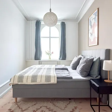Spacious 3-bedroom Near Kings Garden *