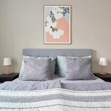 Spacious 3-bedroom Near Kings Garden *