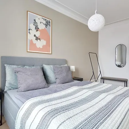 Spacious 3-bedroom Near Kings Garden