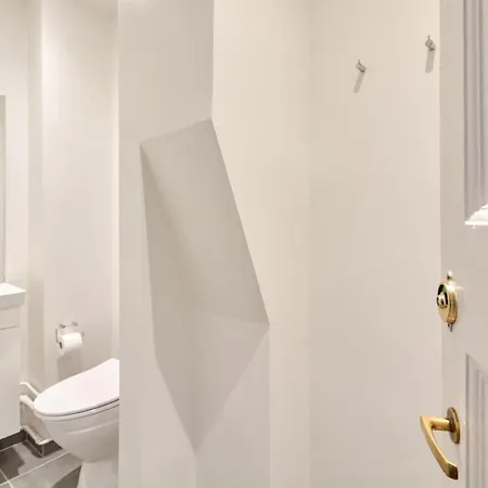 Spacious 3-bedroom Near Kings Garden
