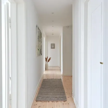 Spacious 3-bedroom Near Kings Garden *